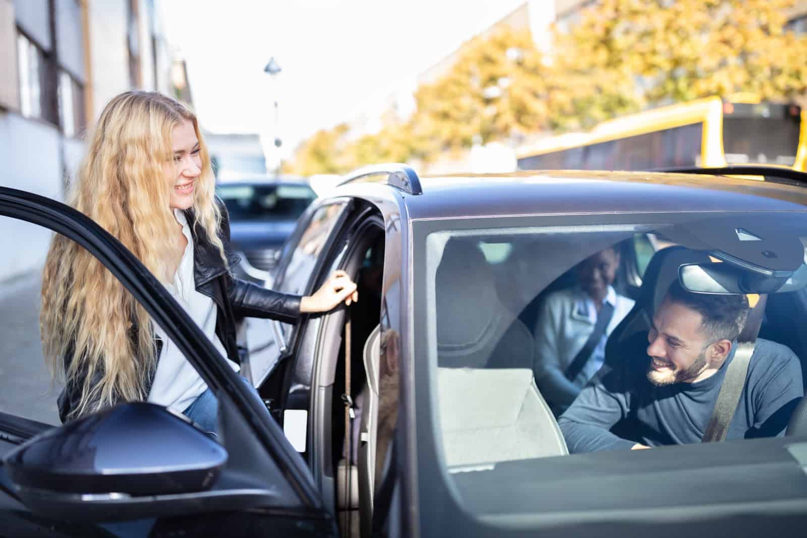 BlaBlaCar: A woman gets into a shared car
