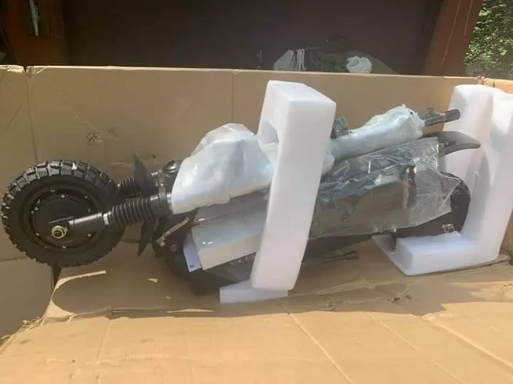 image of Folded YUME Y10 scooter
